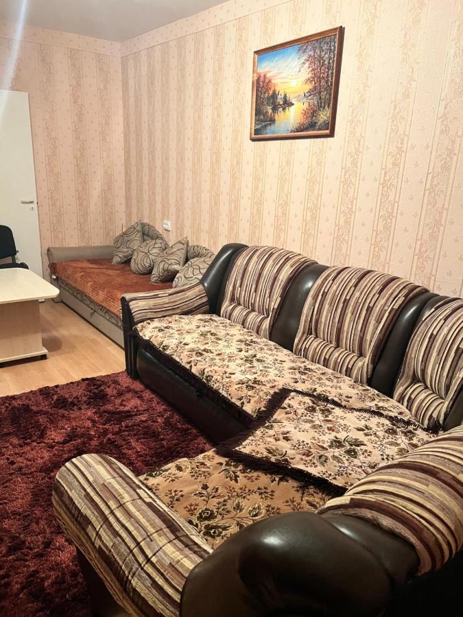 Ореховая Горка Апартаменты С Балконом И Лифтом Narva Extérieur photo