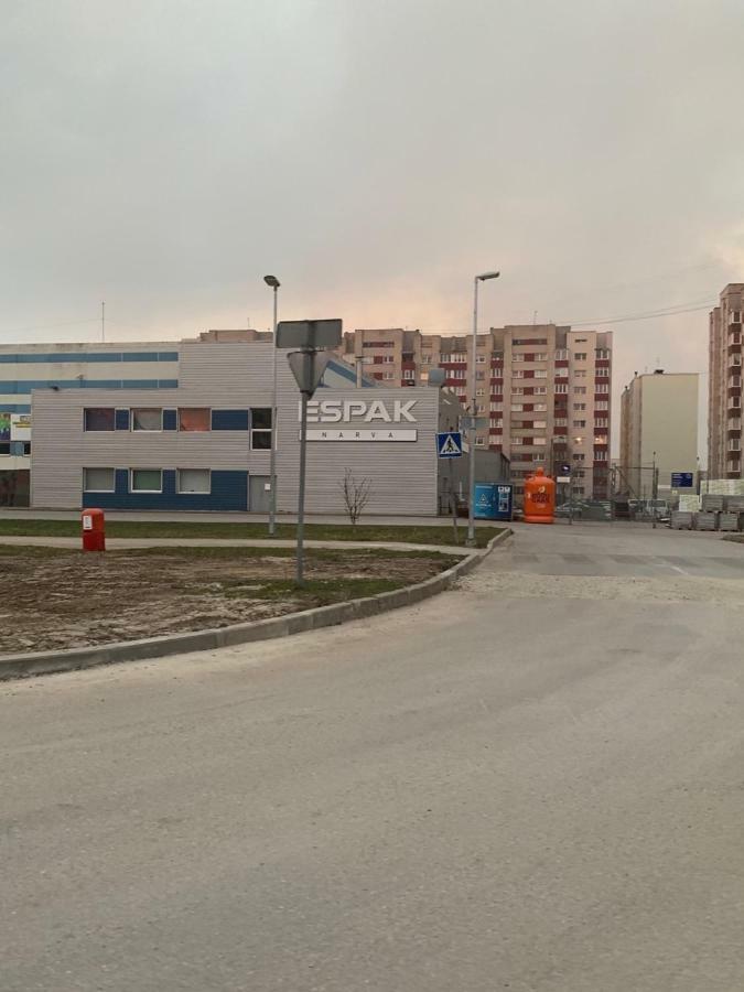 Ореховая Горка Апартаменты С Балконом И Лифтом Narva Extérieur photo