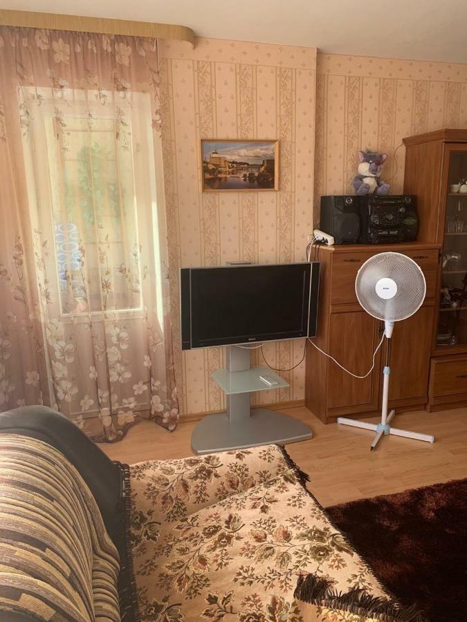 Ореховая Горка Апартаменты С Балконом И Лифтом Narva Extérieur photo