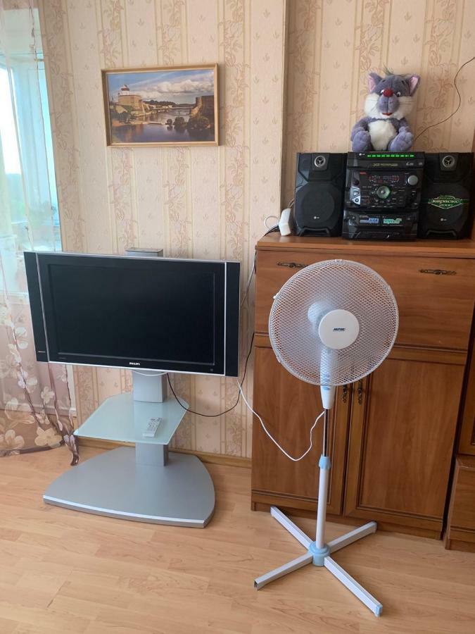 Ореховая Горка Апартаменты С Балконом И Лифтом Narva Extérieur photo